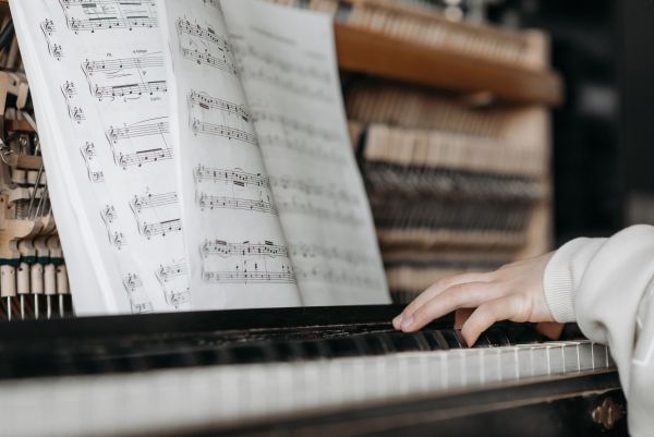 Cours de piano à Strasbourg : pourquoi et comment choisir un bon professeur ?